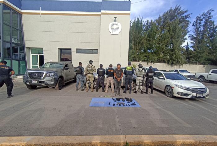 Operativo conjunto de Policía Morelia y FGE permite la detención de dos personas y el aseguramiento de droga, vehículos e inmuebles