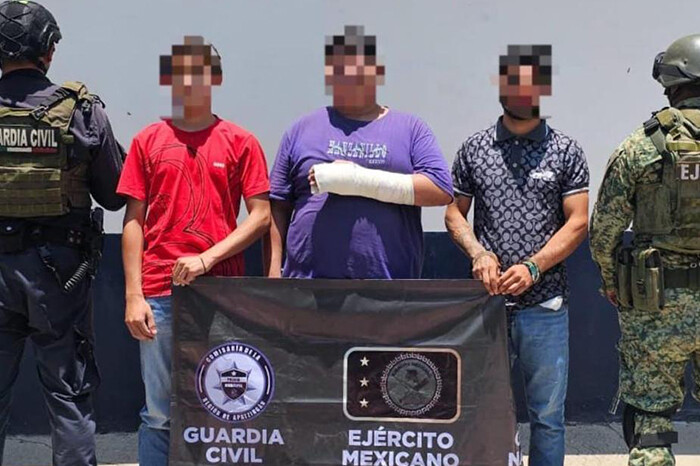 Operativos en Buenavista dejan 3 detenidos y 30 explosivos asegurados