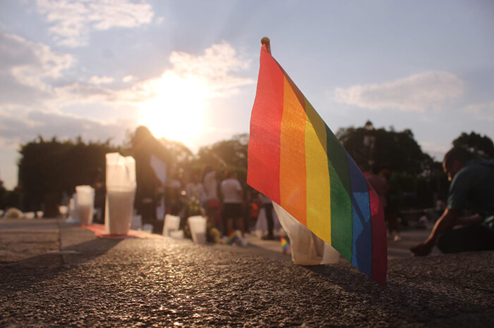 Organizaciones LGBTQ+ irrumpen en evento del IEM; protestan por fraude electoral hacia su población