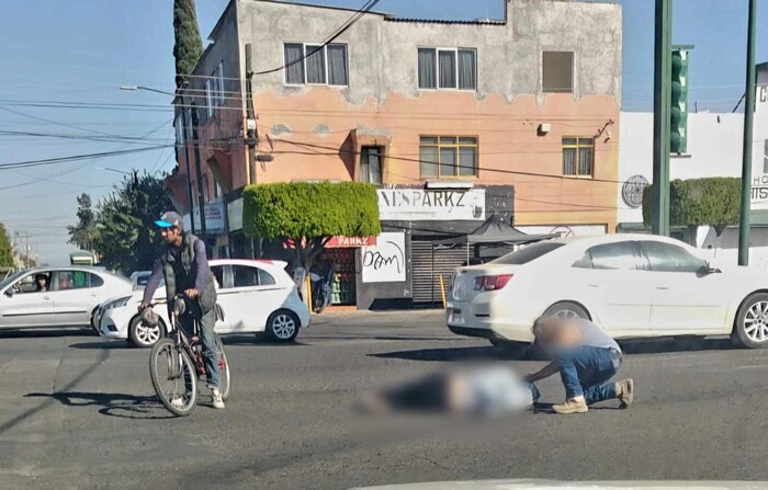 Otro accidente en moto, ahora fueron dos lesionados