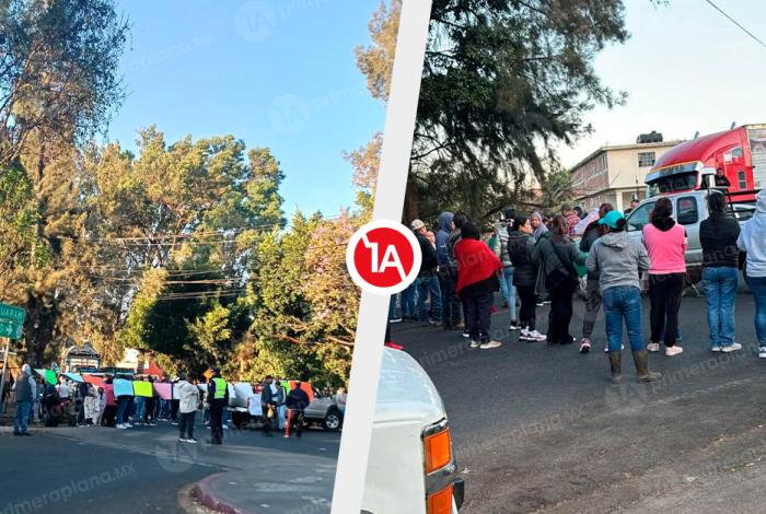 Padres de familia cierran libramiento; exigen maestros para secundaria