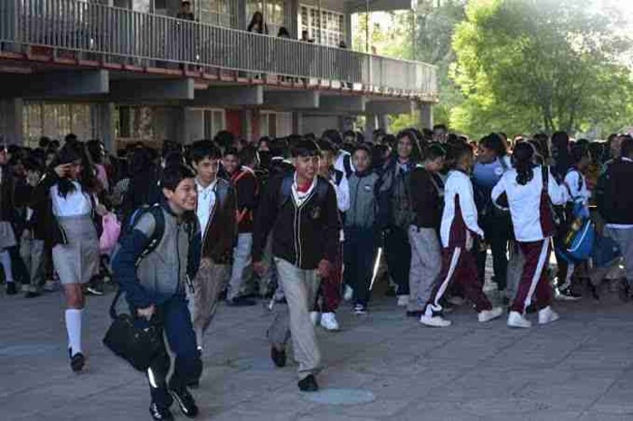 Padres de familia en contra del retraso en el regreso a clases que anunció la CNTE