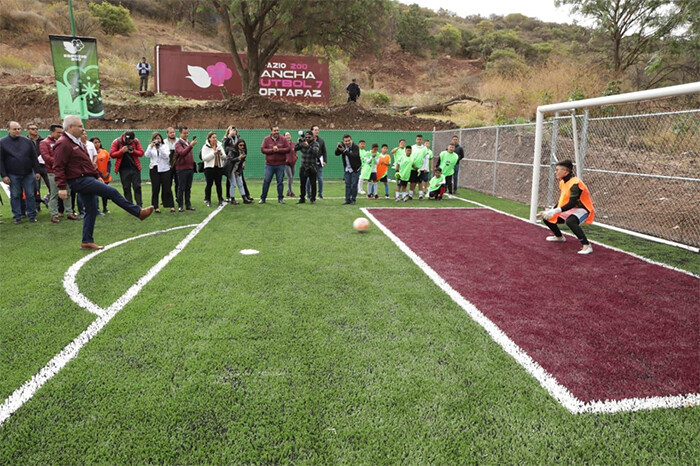 Para la prevención del delito, inaugura Bedolla cancha en Tarímbaro