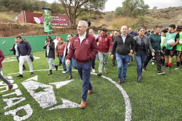 Para la prevención del delito, inaugura Bedolla cancha en Tarímbaro