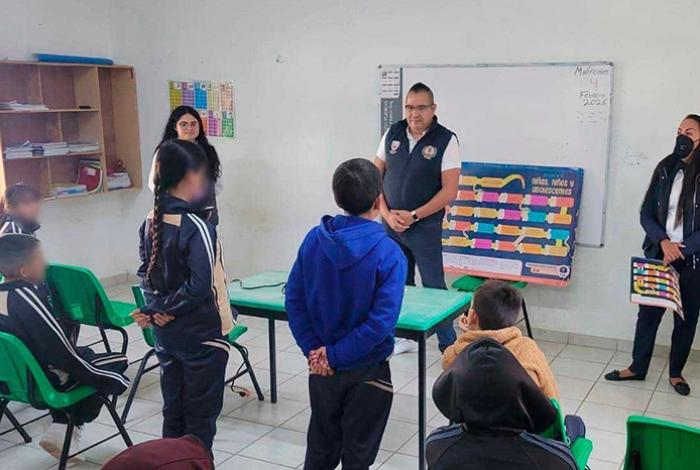 Para prevenir la violencia, FGE imparte pláticas a niños de primaria, en Morelia