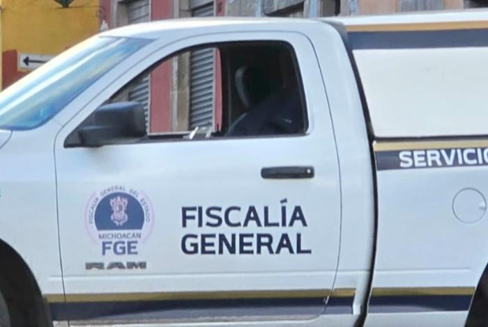 Pareja detenida con moto robada y metanfetamina, en Morelia