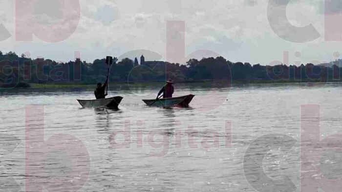 Patzcuarenses contentos por la llegada de lluvias al lago