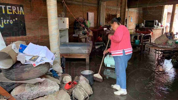 Perdimos nuestra cama, el refri y la comida con la lluvia de ayer: Vecina de la Carlos Salazar