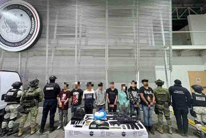 Persecución y enfrentamiento dejan ocho detenidos y un arsenal asegurado en Puruándiro