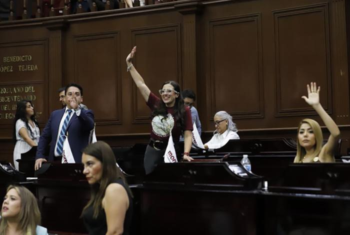 Personas menstruantes podrán justificar su inasistencia a la escuela por motivos de gestión menstrual