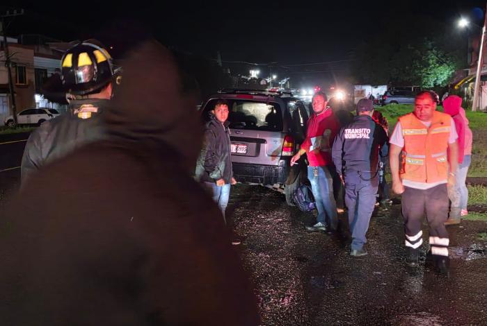 Pierde el control y se accidenta en su moto, en Tarímbaro