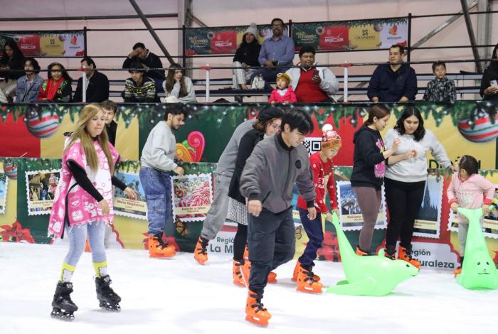 Pista de hielo de la Villa Navideña abrirá este 31 de diciembre hasta las 15:00 horas