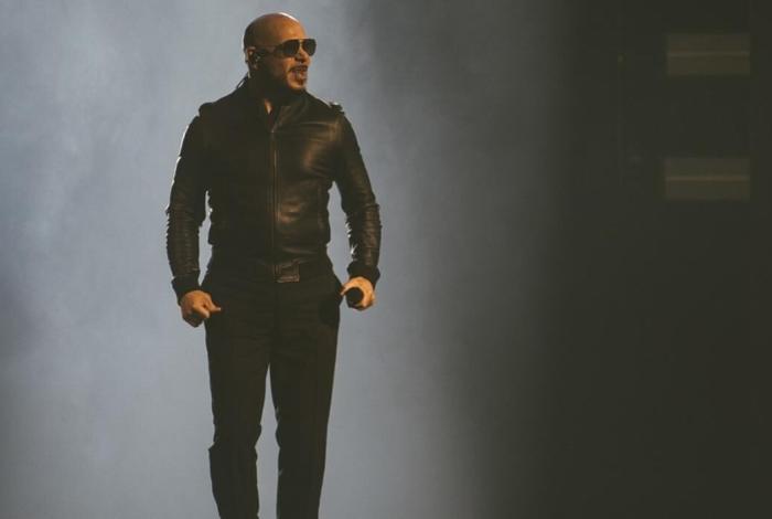 Pitbull construirá escuela pública en México para jóvenes