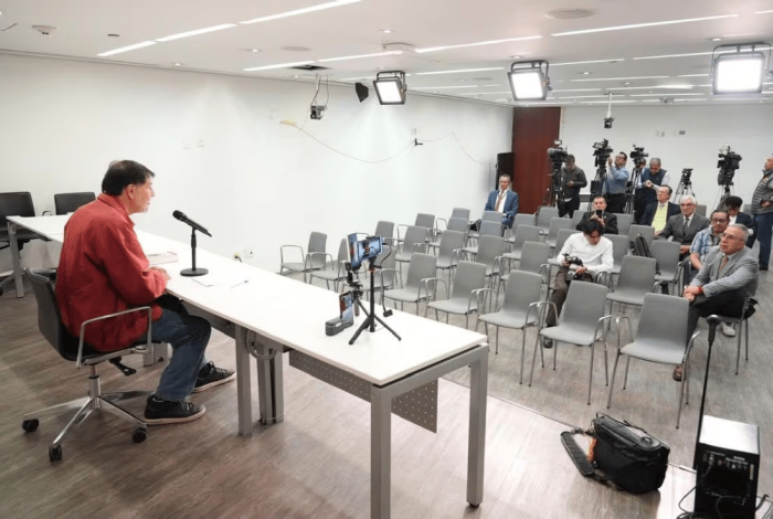 Plantan medios a Noroña tras dichos misóginos contra Grecia Quiroz