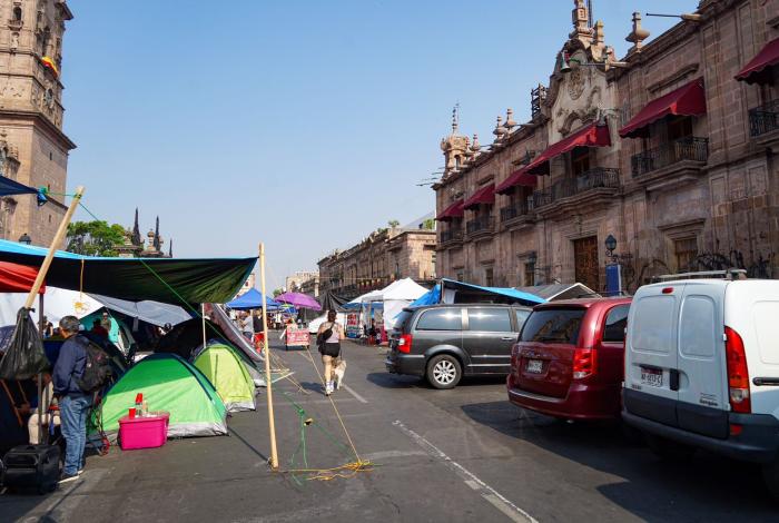 Plantón tianguis de Poder de Base permanece en Centro Histórico