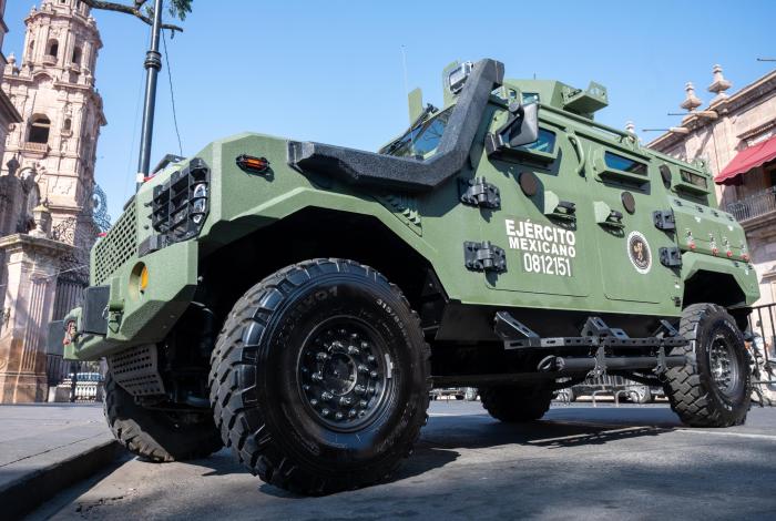 Plaza Melchor Ocampo se viste de verde militar con las Fuerzas Armadas