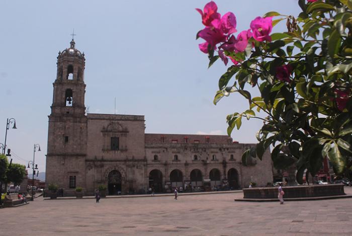 Plaza Valladolid de Morelia: De cementerio y mercado a foro cultural