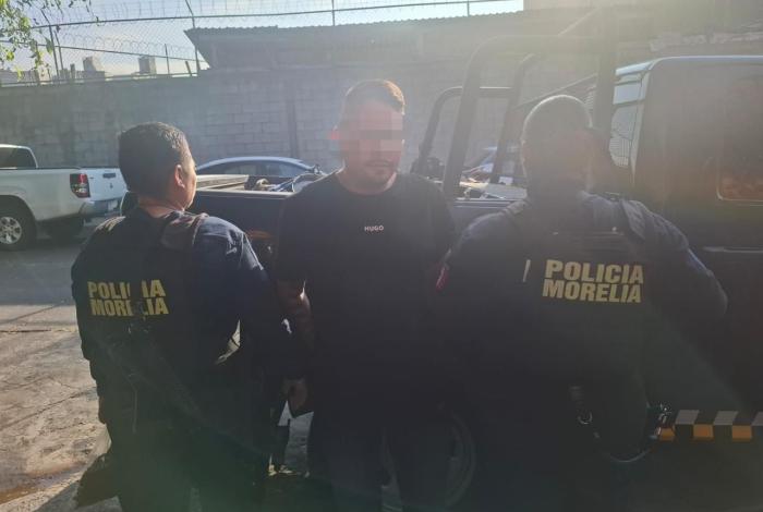 Policía Morelia pone a disposición de la FGR a dos sujetos por portación de arma de fuego