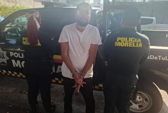 Policía Morelia pone a disposición de la FGR a dos sujetos por portación de arma de fuego