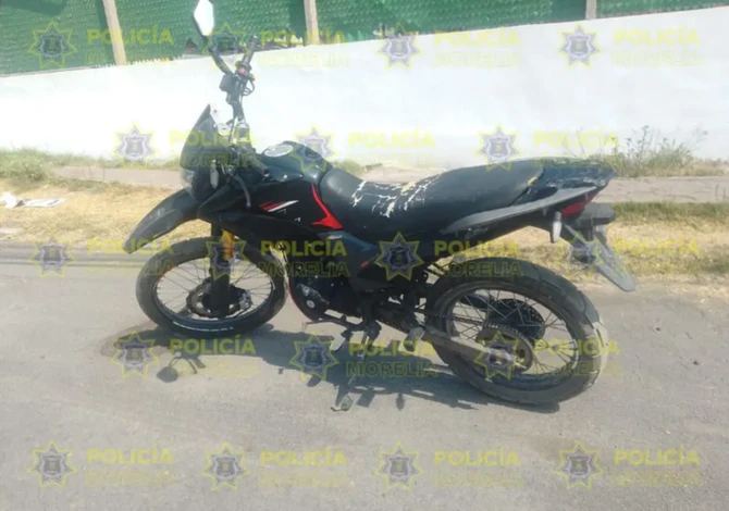 Policía Morelia recupera motocicleta robada y detiene a un hombre