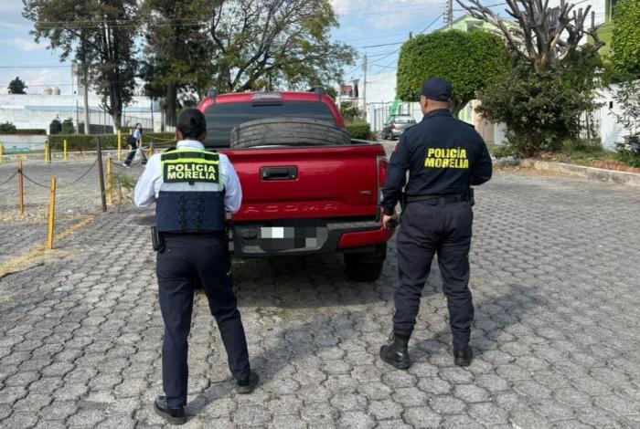 Policía Morelia recupera en minutos vehículo robado
