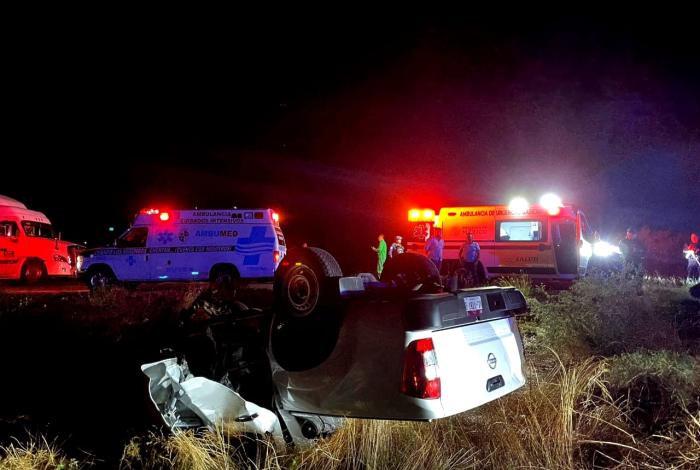 Policía muere tras choque entre patrulla y camioneta, en la Siglo XXI
