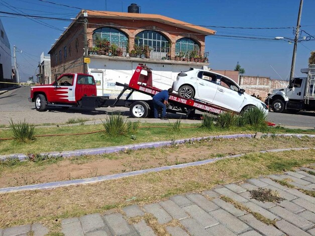 Policías hallan auto robado tras atender reporte de disparos en Singuio, Álvaro Obregón