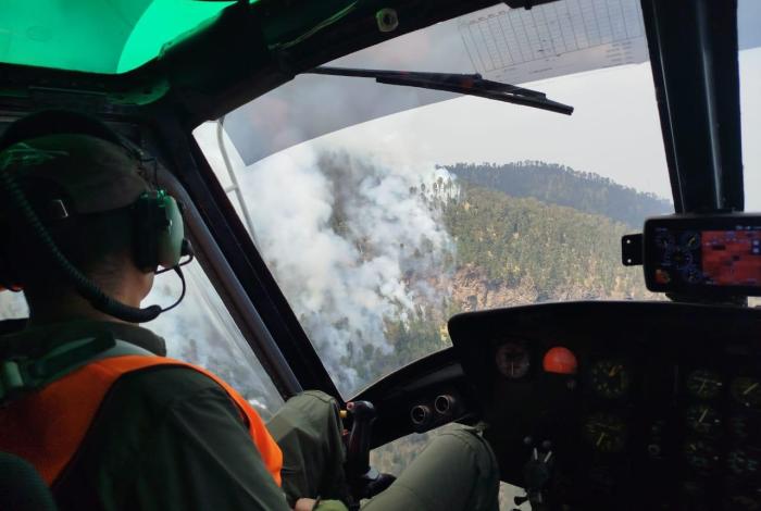 Por aire y tierra Gobierno de Michoacán combate incendio en el Pico de Tancítaro