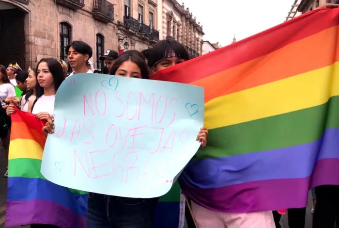 Por coerción familiar, recurrencia a terapias de conversión