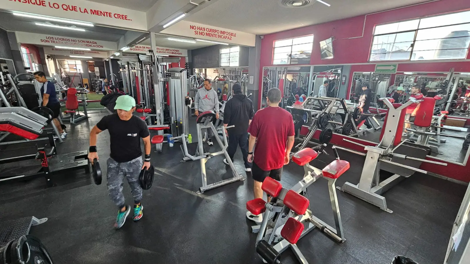 Por propósitos de Año Nuevo, gimnasios registran un aumento de inscripciones hasta del 60%