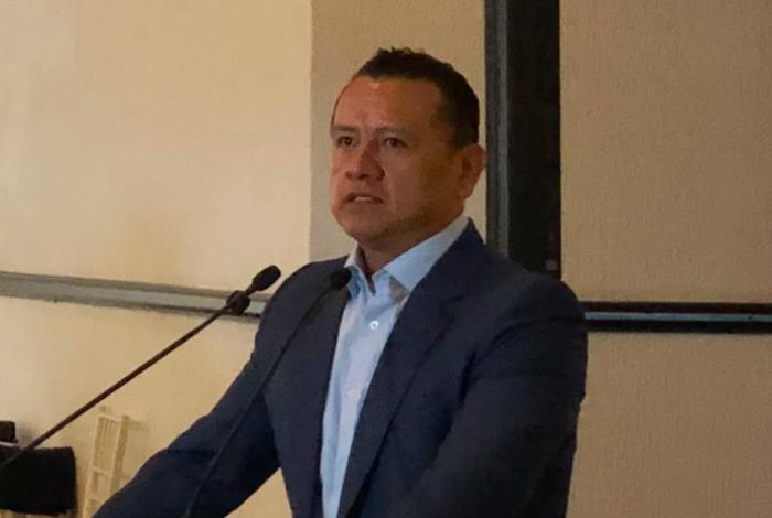 Por ser fiscal con licencia, Torres Piña realizará giras por Michoacán con escoltas