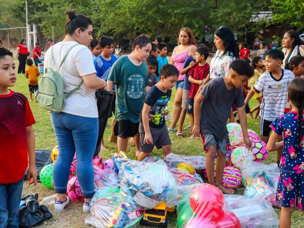 Posada Navideña del DIF Municipal Continua Llevando Alegria en Las Guacamayas