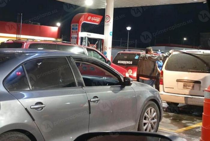 Posible desabasto de gasolina provoca compras de pánico en Uruapan