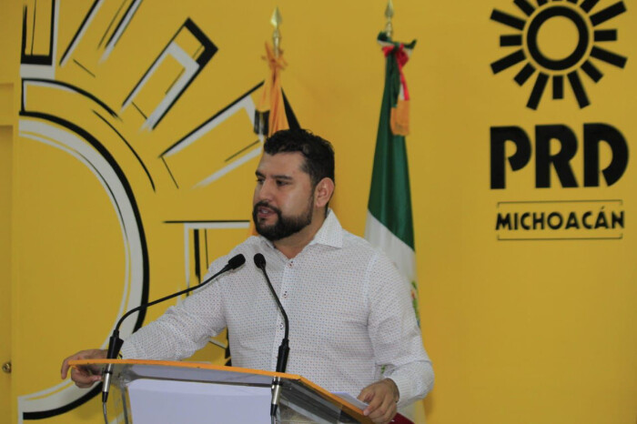 PRD de Michoacán se queja de que “zopilotean” a sus alcaldes electos