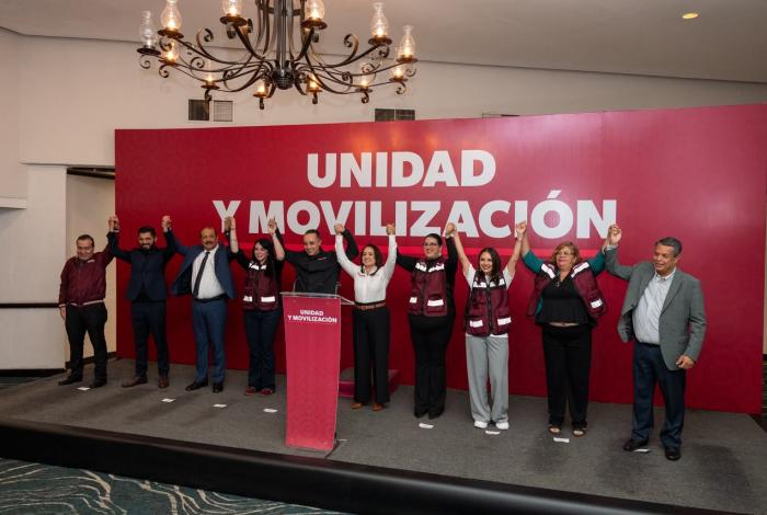 Presenta Gladys Butanda a equipo de promoción de la 4T en Michoacán