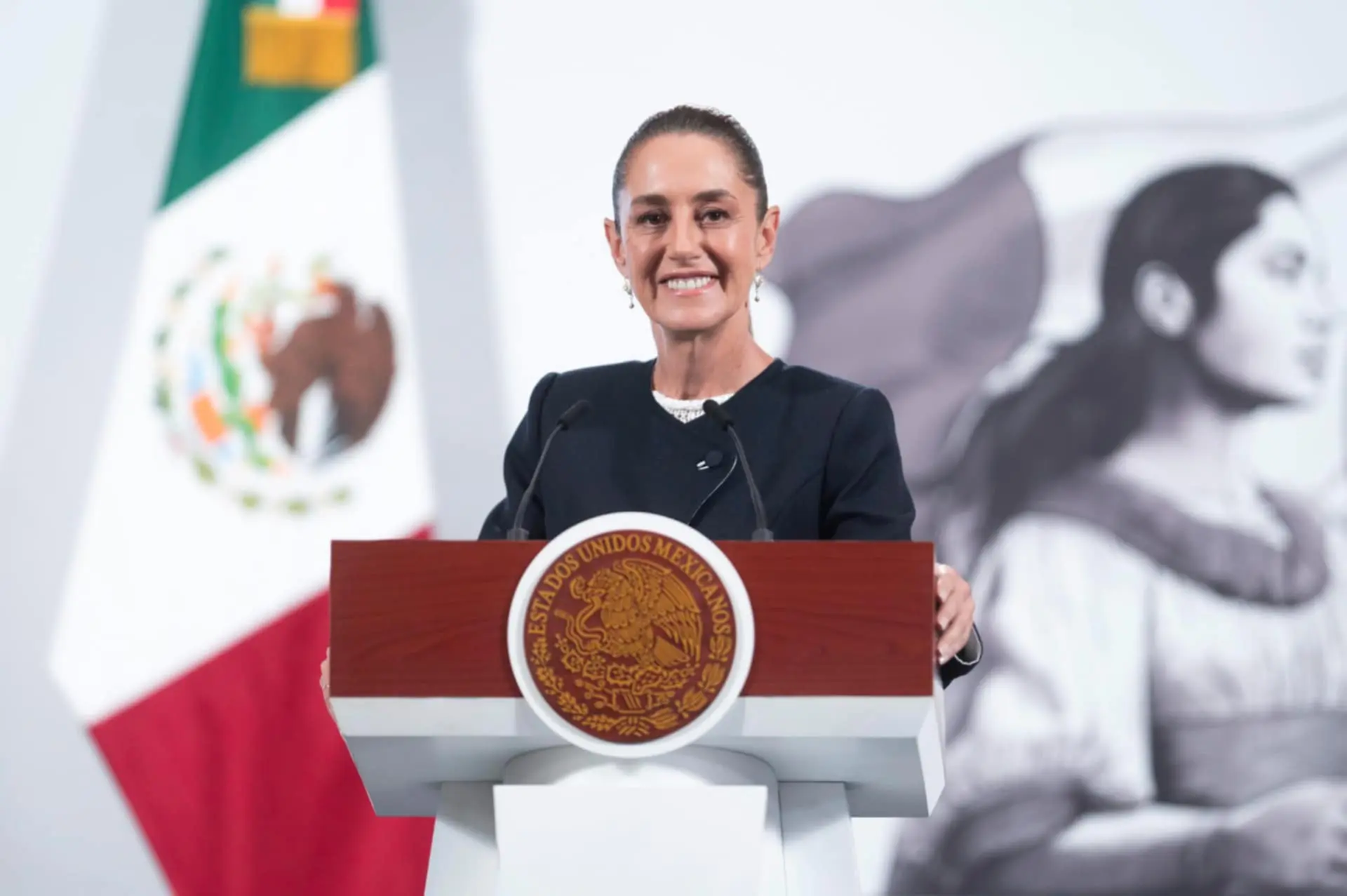 PRESIDENTA CLAUDIA SHEINBAUM FELICITA A RENATA ZARAZÚA POR VICTORIA EN EL US OPEN Y A SERGIO “CHECO” PÉREZ TRAS SU ANUNCIO COMO NUEVO CONDUCTOR DE CADILLAC PARA LA F1