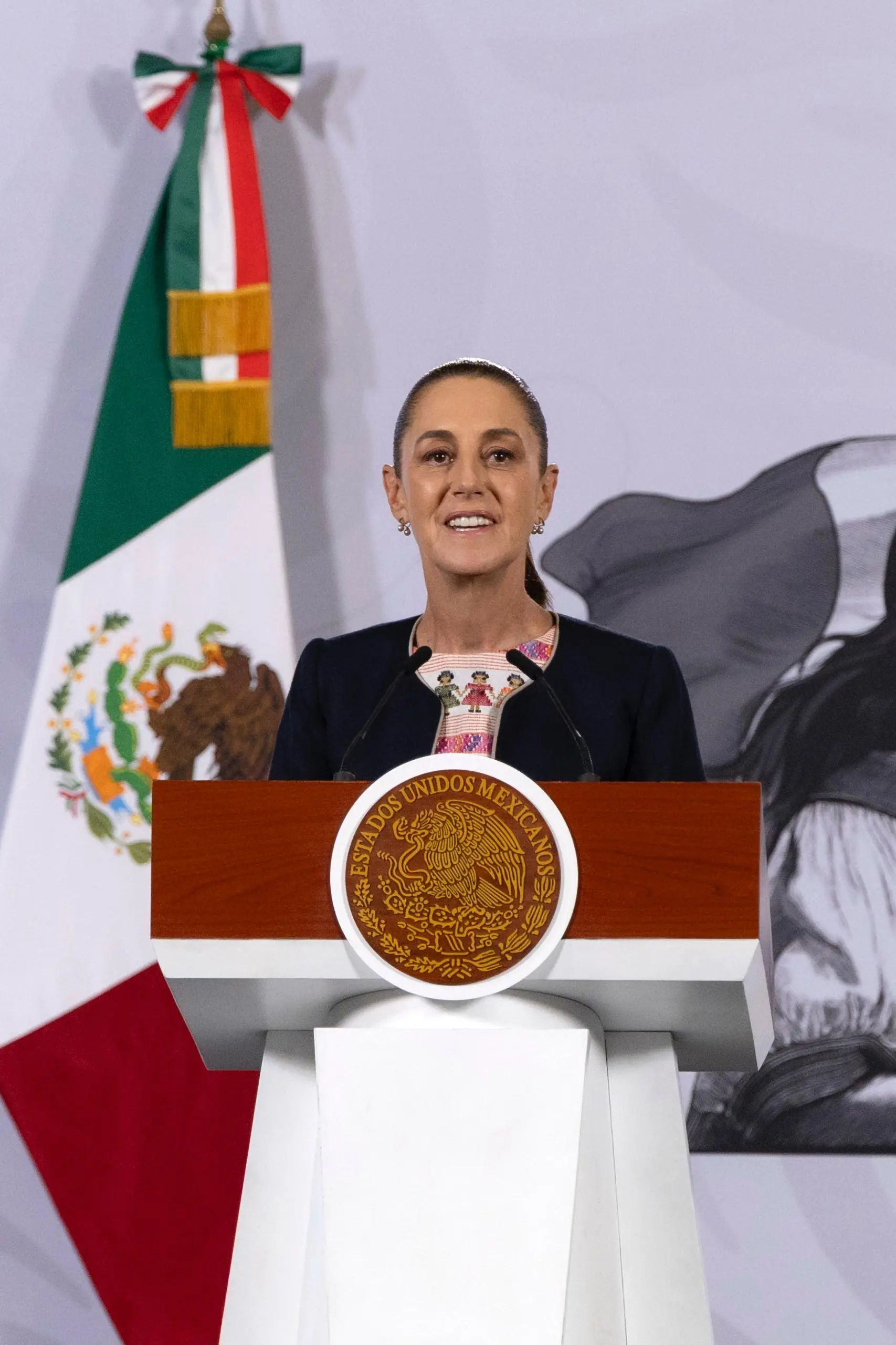 PRESIDENTA CLAUDIA SHEINBAUM ENCABEZA ENTREGA DE ESCRITURAS A 354 FAMILIAS REUBICADAS DEL CHIQUIHUITE