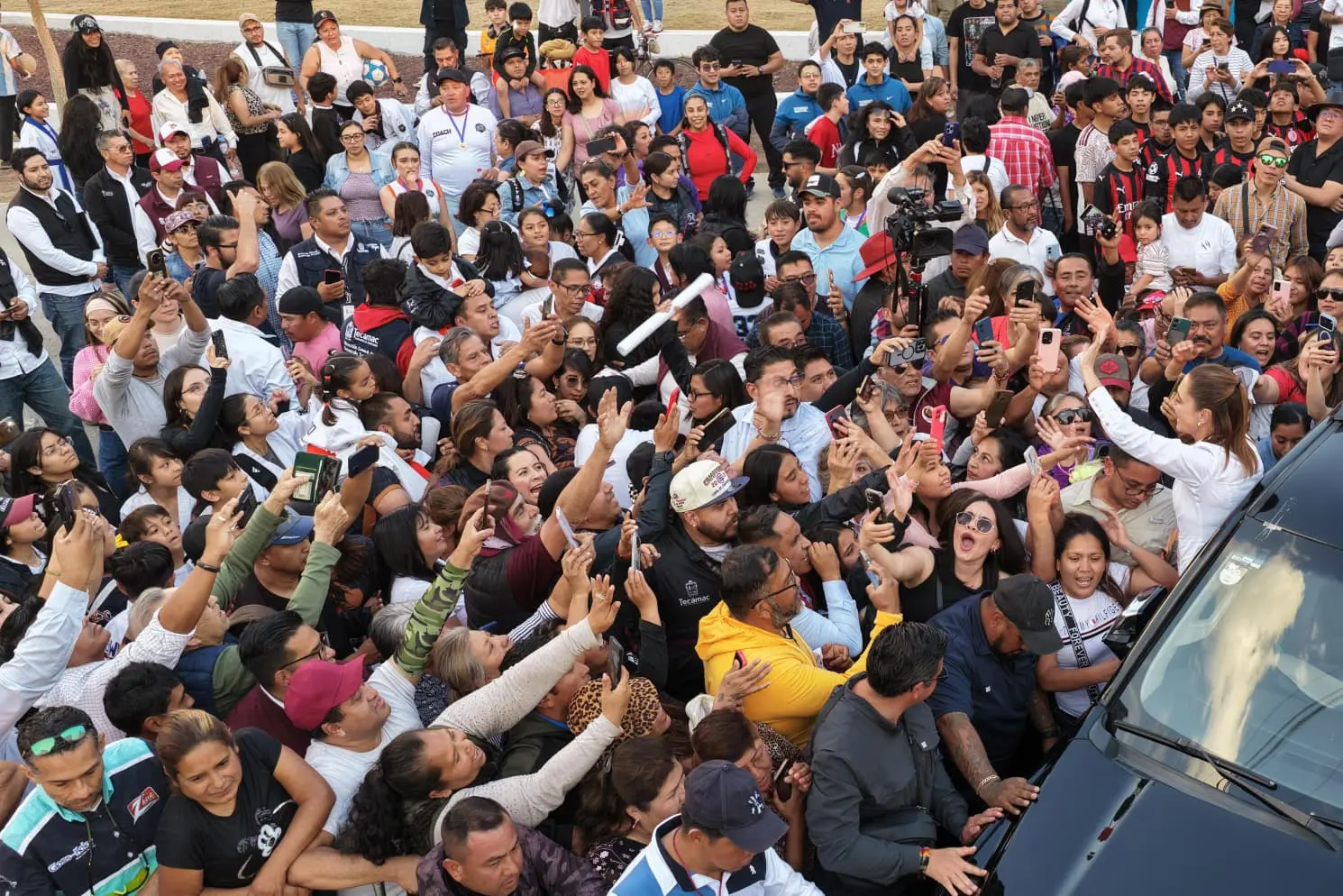 PRESIDENTA CLAUDIA SHEINBAUM INICIA CONMEMORACIÓN DEL DÍA INTERNACIONAL DE LA MUJER CON ENTREGA DE 500 ESCRITURAS Y 447 CONDONACIONES DE CRÉDITOS A MUJERES DE TECÁMAC, EDOMEX