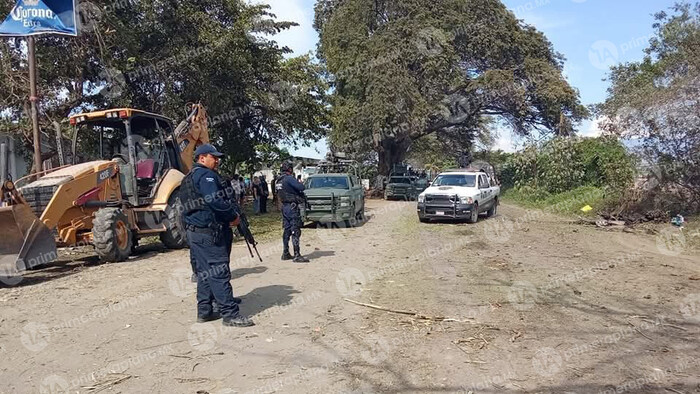 Presunto carro bomba explota en Coahuayana