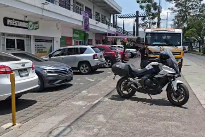 Presunto pleito por un cajón de estacionamiento termina en la detención de un hombre armado en Morelia