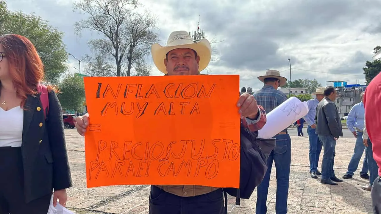 Productores de Michoacán exigen mejor precio en productos del campo