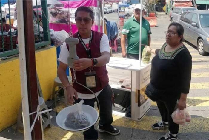 Profeco coloca en Morelia básculas itinerantes para que consumidores reciban kilos de a kilo