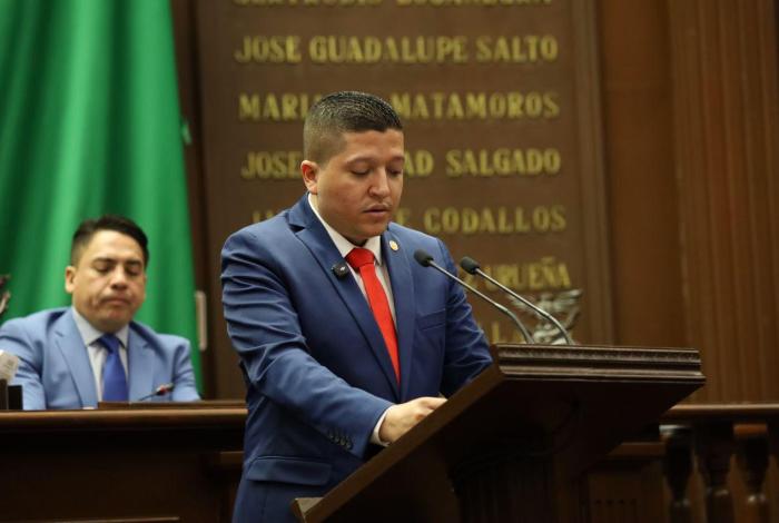 Proponen tipificar terapias de conversión