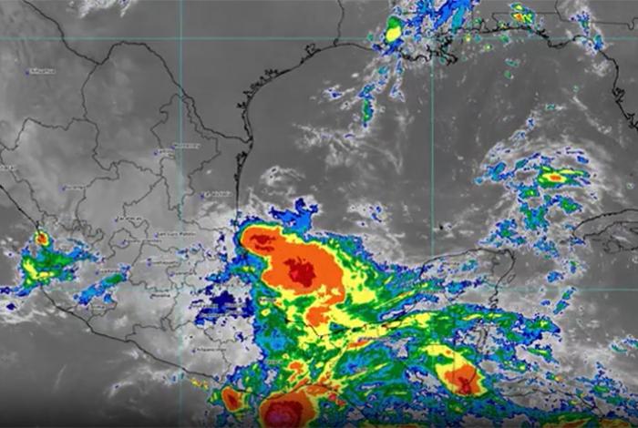 Protección Civil alerta que Erick evolucionaría a huracán categoría 2 antes de tocar tierra entre Oaxaca y Guerrero
