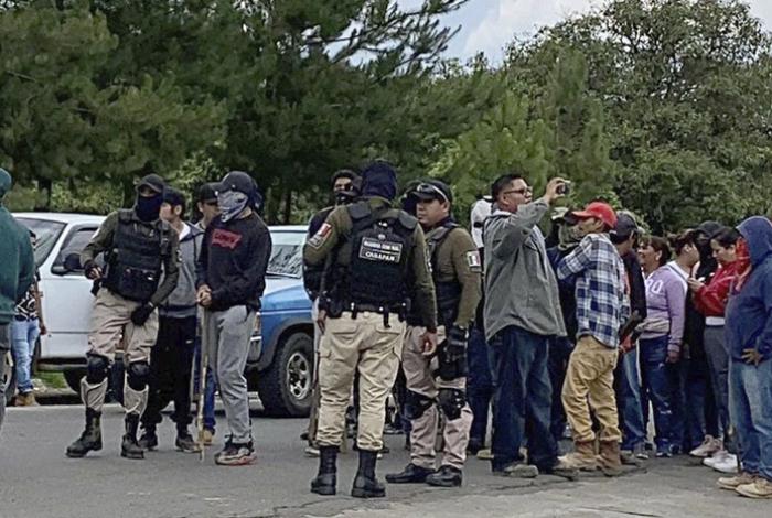 Protestan en Carapan para que se renueve el Concejo Comunal; Kuaris detienen a tres