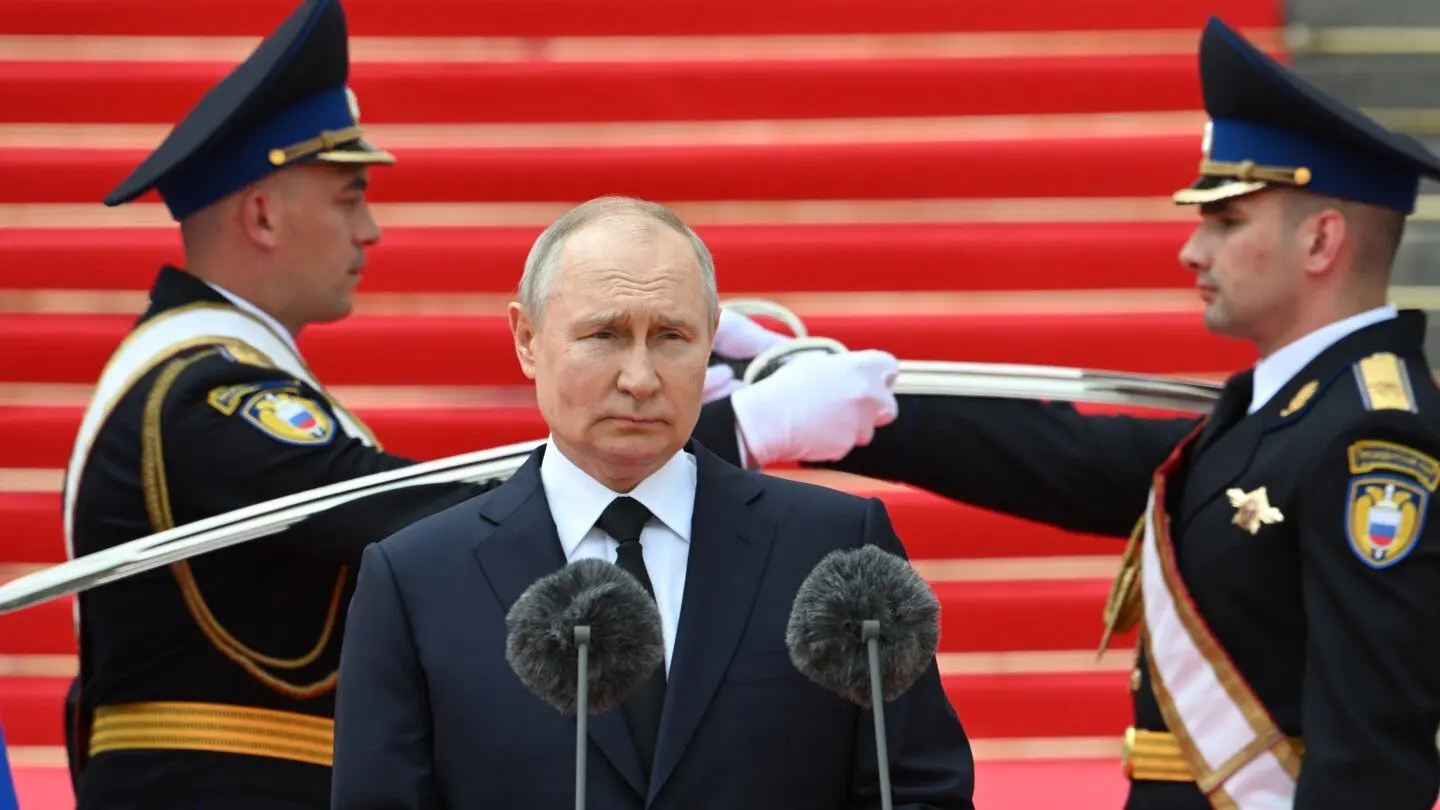 Putin insiste en cumplir las metas de Moscú en Ucrania y alerta sobre una posible intensificación del conflicto