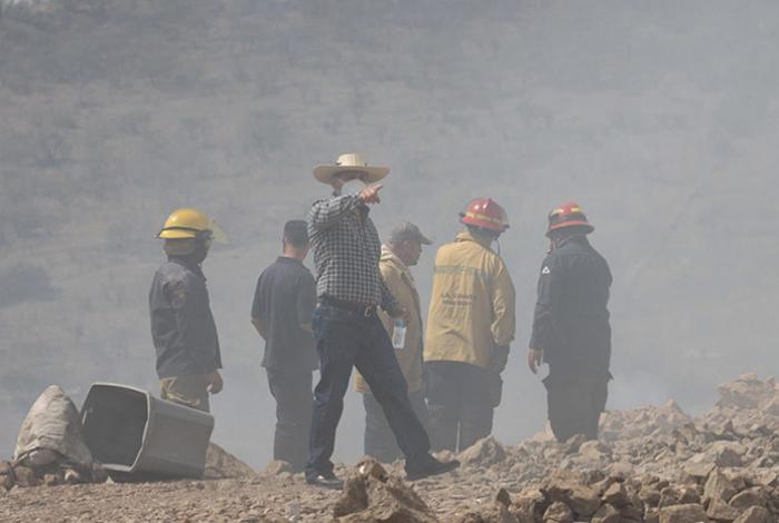 Quema de pastizal provoca incendio en basurero de Tarímbaro