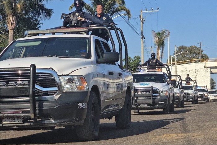 Querían robar una madrina con autos nuevos, pero les cayó la policía; detienen a dos