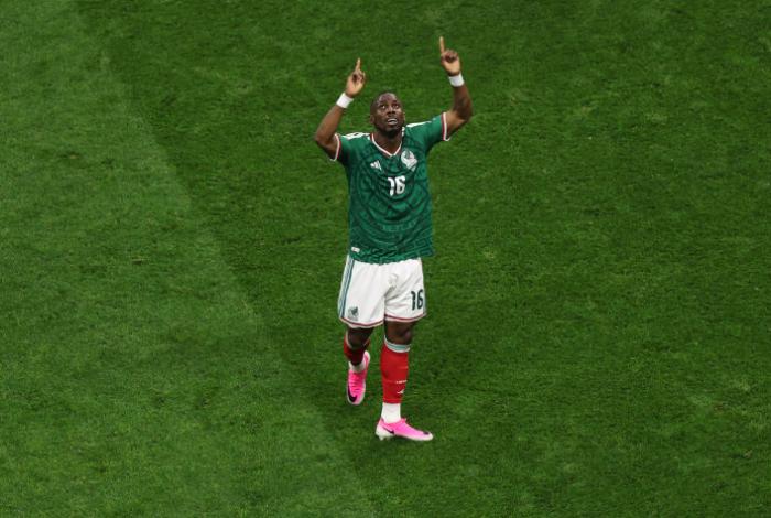 Quiñones, quinto goleador de México en mundiales con los mismos tres de Blanco y Márquez