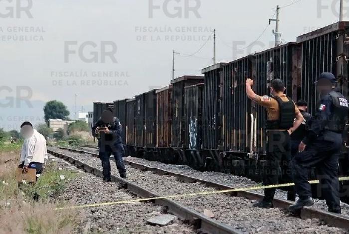 R0ban motores que transportaban en el tren, tramo La Piedad